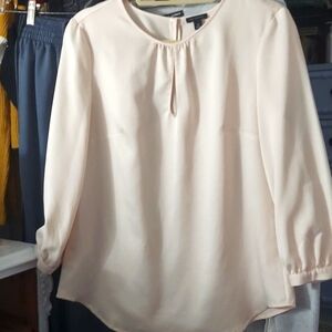 Ann Taylor Soft Pale Pink Keyhole Blouse Sz M